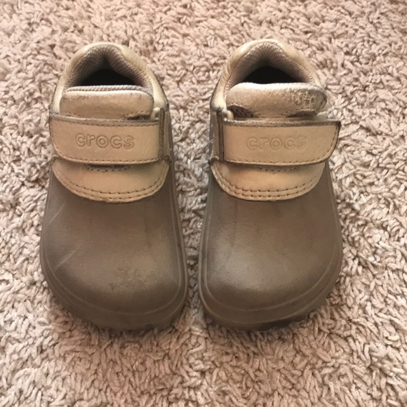 water resistant crocs